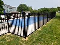 <b>3 Rail Flat Top Ascot Style Black Aluminum Pool Code Fence</b>